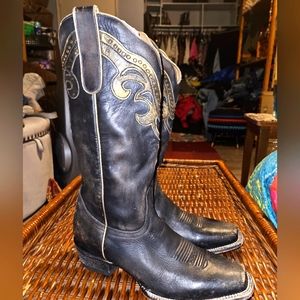 Idyllwind,sz 10, tall, black, distressed leather, western boots